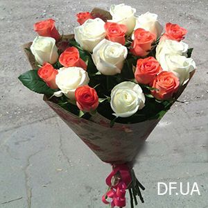 Photo of a bouquet of 19 roses Bouquet of 19 roses