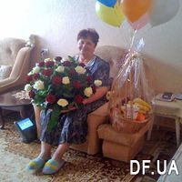 Large basket of fruit - Photo 1