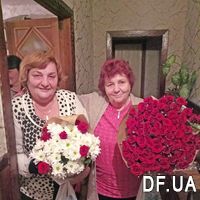 Bouquet of 55 burgundy roses - Photo 1