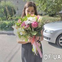 Bouquet of flowers for a girl on her birthday - Photo 1