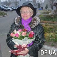 Bouquet of multi-colored roses - Photo 1
