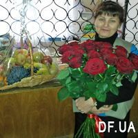 Elegant bouquet of red roses - Photo 1
