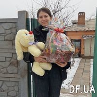 Корзина с шампанским и конфетами к Новому году - Фото 1