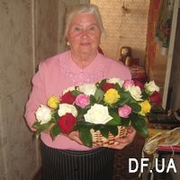 Корзина из роз разного цвета - Фото 1