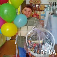 Gift basket with sweets and tea - Photo 1