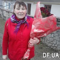 Simple bouquet of roses - Photo 1