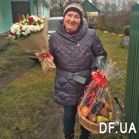 Bouquet of roses, chrysanthemums and spray roses