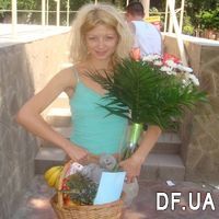 Bouquet with roses and chrysanthemums for a special girl