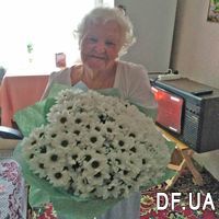 A bouquet of chamomiles - Photo 3