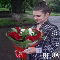 Букет із 11 червоних і білих троянд - Фото 3
