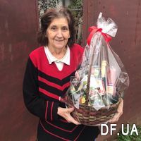 Basket with products - Photo 2