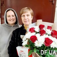 Red white bouquet - Photo 4
