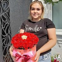 Red roses and inside white in a box - Photo 1