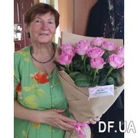 Delicate bouquet of pink roses - Photo 2