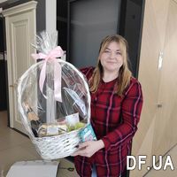 Gift basket with champagne and fruits - Photo 1