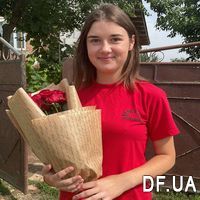 Simple bouquet of 7 roses - Photo 3