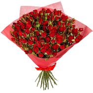Bouquet of red bush roses