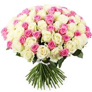 Luxurious bouquet of roses