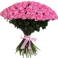 A chic bouquet of pink roses