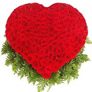 Stunning Heart of Red Roses