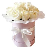 11 white roses in a box