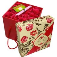 15 roses in a square box