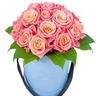 17 roses in a round box