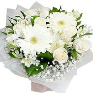 Bouquet of flowers to girlfriend