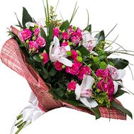 Bouquet of flowers to girlfriend