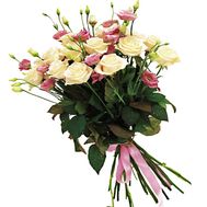 Bouquet of eustomess and roses