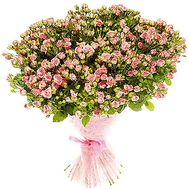 Bouquet of small bush roses