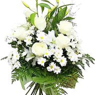 A bouquet of light colors
