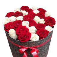 Composition of roses in a box