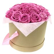 Box with pink roses