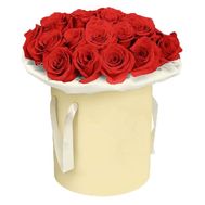 Red roses in a hat box