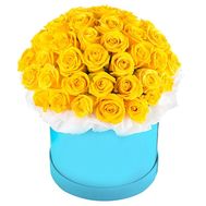 Round box with yellow roses
