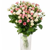 Delicate bouquet of roses spray