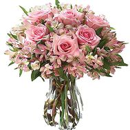 Original bouquet to the girl