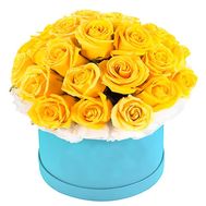 Round box with yellow roses