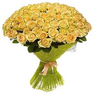 Large bouquet of peach roses
