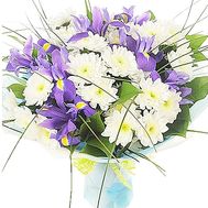 Bouquet of irises and chrysanthemums