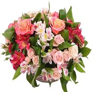 Composition in a basket of fresh flowers