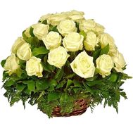 White roses basket