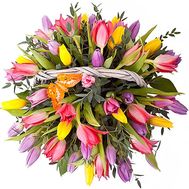 Basket with tulips