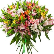 Beautiful bouquet of alstroemeria