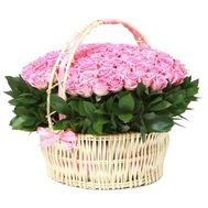 Magnificent basket of pink roses