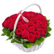Exquisite basket of red roses