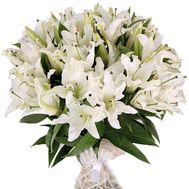 Large bouquet of lilies