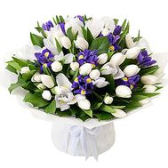 Bouquet of white and blue flowers