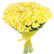 Bouquet of yellow chrysanthemums